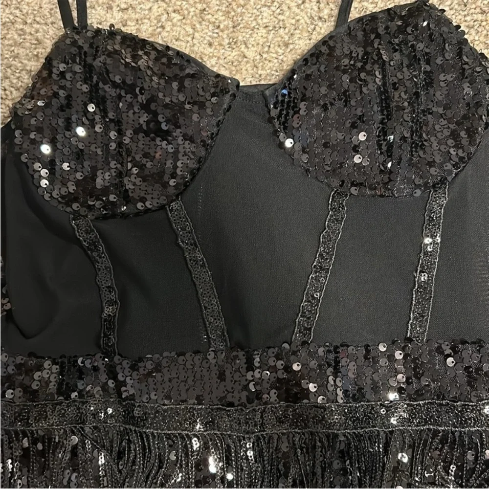 Elegant Black Sequin Dress - Picture 3 of 4